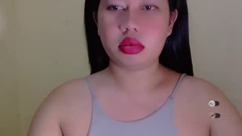 Snapshot of f3ckdollucy chatting on September 18, 9:33 am yanna online show from September 18, 9:33 am