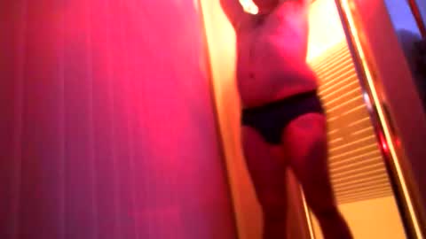 Snapshot of f4rtmaker chatting on December 18, 6:08 am f4rtmaker online show from December 18, 6:08 am