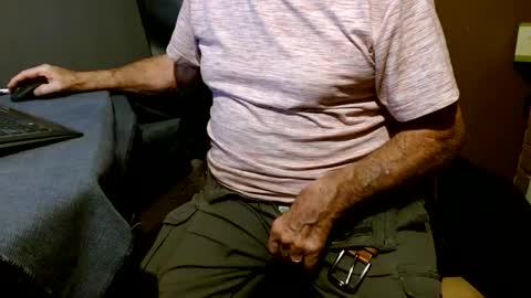 What Do You Like online show from December 13, 9:09 pm