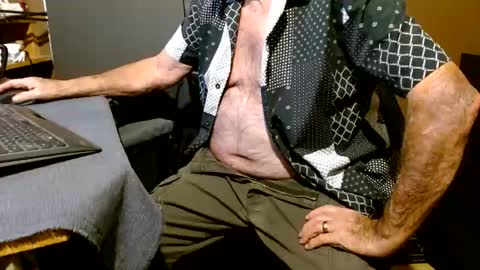 What Do You Like online show from December 21, 1:04 am