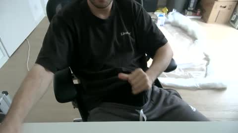 Snapshot of fabian_196 chatting on March 13, 11:06 am Call me bitch online show from March 13, 11:06 am