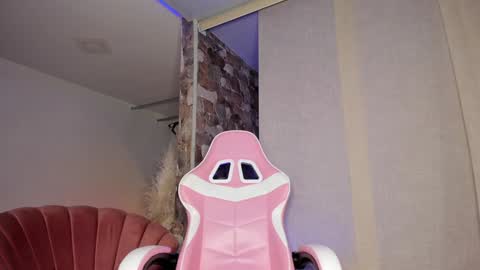 Snapshot of fabianna_laraa chatting on December 19, 12:56 pm Thianna online show from December 19, 12:56 pm