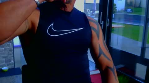 fabxxxl online show from April 4, 7:06 am