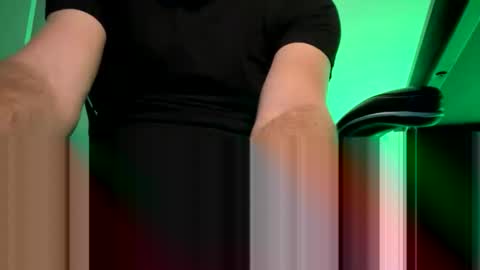 Snapshot of faceless_cowboy chatting on November 22, 10:36 am Alex online show from November 22, 10:36 am