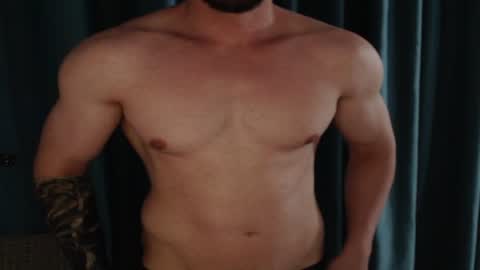 Snapshot of facelessmuscle chatting on July 22, 9:50 pm facelessmuscle online show from July 22, 9:50 pm