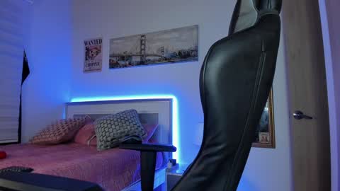 faceofbabyyy online show from December 3, 3:30 am