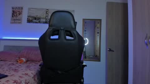 faceofbabyyy online show from February 25, 6:47 am