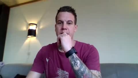 Snapshot of fack69ogsazzy69 chatting on February 4, 11:05 am Dennis online show from February 4, 11:05 am