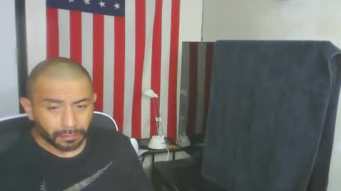 Snapshot of faded805 chatting on April 6, 3:26 am Mark online show from April 6, 3:26 am