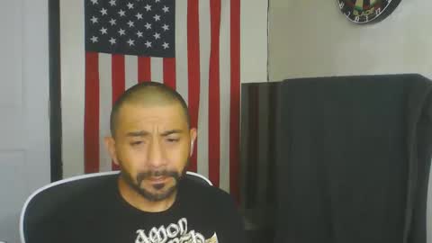 Snapshot of faded805 chatting on April 22, 8:28 am Mark online show from April 22, 8:28 am