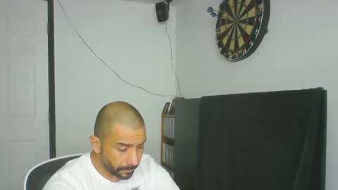 Snapshot of faded805 chatting on May 26, 11:06 am Mark online show from May 26, 11:06 am
