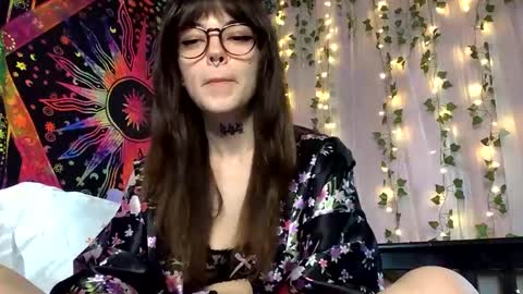 Faerie 3 online show from October 7, 9:45 pm