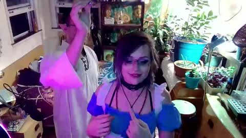 faewildflower online show from October 14, 7:20 am