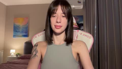 Snapshot of fairy_bloomix chatting on October 2, 1:18 pm Bloom online show from October 2, 1:18 pm