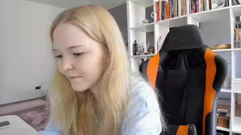 fairy_casey online show from September 13, 1:11 pm