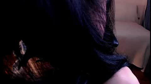 Elli  online show from April 24, 1:13 pm