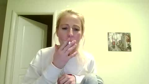 Snapshot of fairy_nightmare chatting on November 16, 7:52 pm Fairy NightMary online show from November 16, 7:52 pm