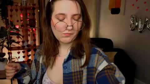 Tara online show from February 15, 9:44 pm