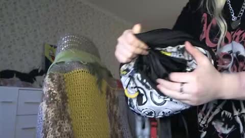 Arisha online show from October 15, 2:50 pm