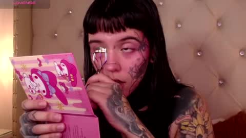 Snapshot of fairyflexxx chatting on December 4, 1:09 pm Fairy online show from December 4, 1:09 pm