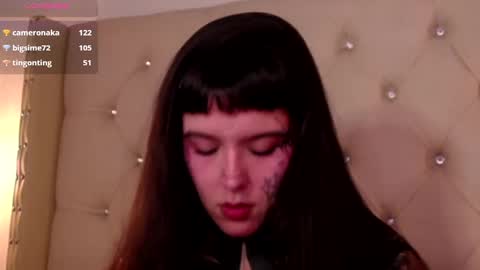 Snapshot of fairyflexxx chatting on December 4, 4:16 pm Fairy online show from December 4, 4:16 pm