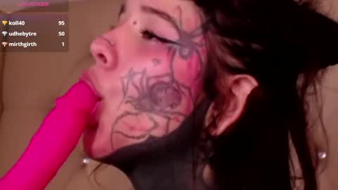 Snapshot of fairyflexxx chatting on December 7, 4:36 pm Fairy online show from December 7, 4:36 pm