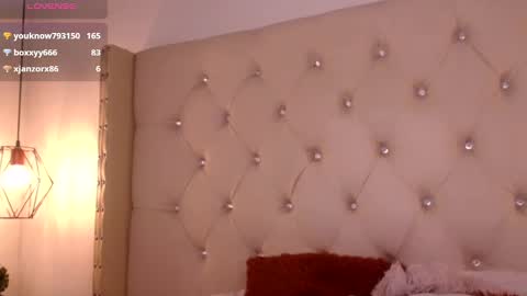 Snapshot of fairyflexxx chatting on December 11, 4:09 pm Fairy online show from December 11, 4:09 pm