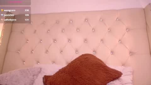 Snapshot of fairyflexxx chatting on December 12, 4:10 pm Fairy online show from December 12, 4:10 pm