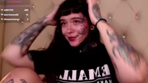 Snapshot of fairyflexxx chatting on December 15, 2:16 pm Fairy online show from December 15, 2:16 pm