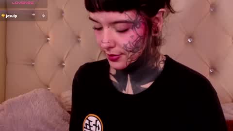 Snapshot of fairyflexxx chatting on December 17, 12:54 pm Fairy online show from December 17, 12:54 pm