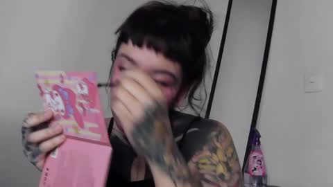 Snapshot of fairyflexxx chatting on January 4, 10:49 am Fairy online show from January 4, 10:49 am