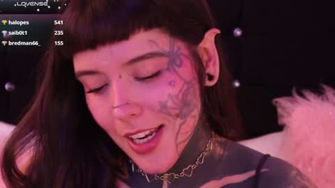 Snapshot of fairyflexxx chatting on February 26, 1:00 am Fairy online show from February 26, 1:00 am