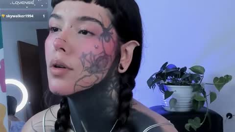 Snapshot of fairyflexxx chatting on March 9, 9:57 pm Fairy online show from March 9, 9:57 pm