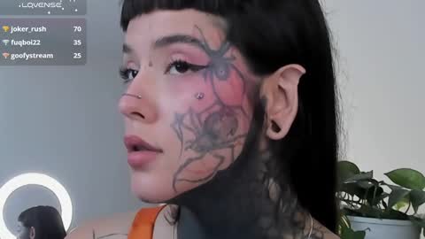 Snapshot of fairyflexxx chatting on March 10, 12:48 pm Fairy online show from March 10, 12:48 pm