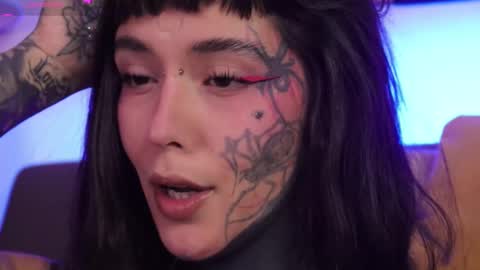 Snapshot of fairyflexxx chatting on October 8, 10:40 pm Fairy online show from October 8, 10:40 pm