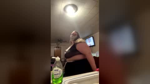 fairyfrostbite online show from December 16, 4:06 am