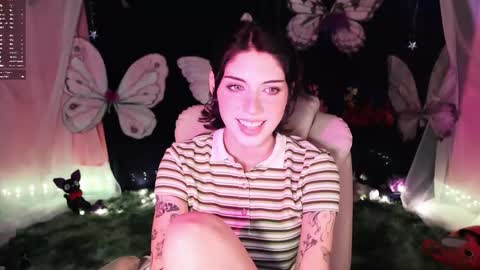 Snapshot of fairywhore chatting on November 18, 10:25 pm Jackie Cosplayer online show from November 18, 10:25 pm