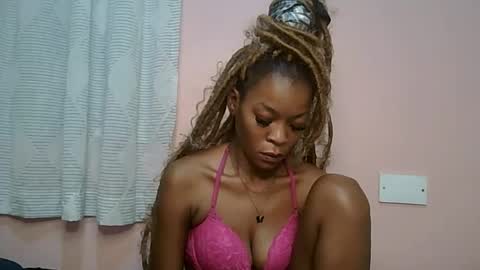 Snapshot of faizah_ chatting on May 16, 1:13 am faizah_ online show from May 16, 1:13 am