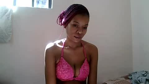 faizah_ online show from July 14, 11:16 am