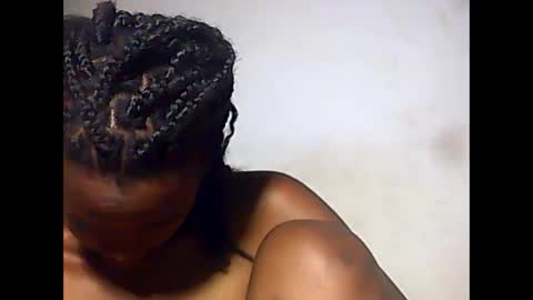 falielyse online show from September 29, 5:07 pm