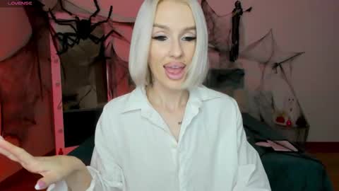 Lana online show from October 26, 11:20 pm