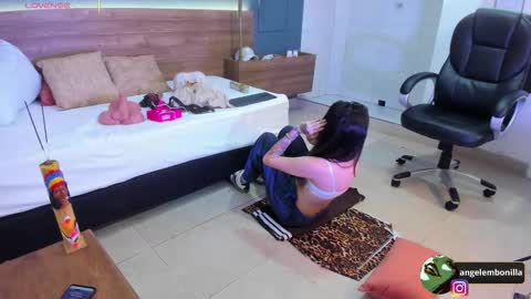 Megan    630  1330 -5 online show from November 11, 12:16 pm