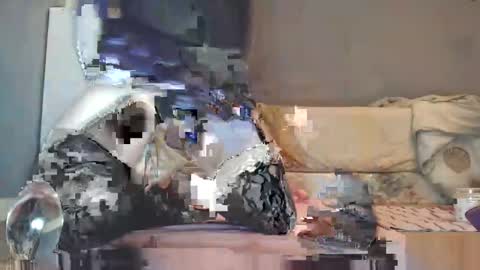 Snapshot of fallin_skye chatting on December 25, 2:14 am Fallin Skye online show from December 25, 2:14 am