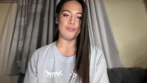 Snapshot of fallon_empress chatting on November 17, 6:35 pm callmecindy online show from November 17, 6:35 pm