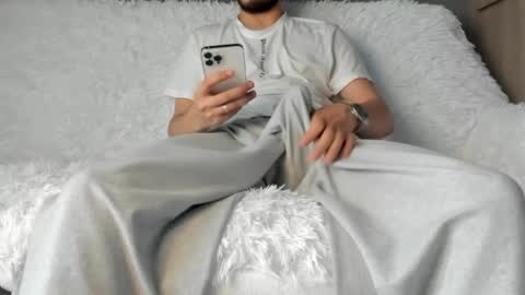 famharts online show from April 21, 10:43 am