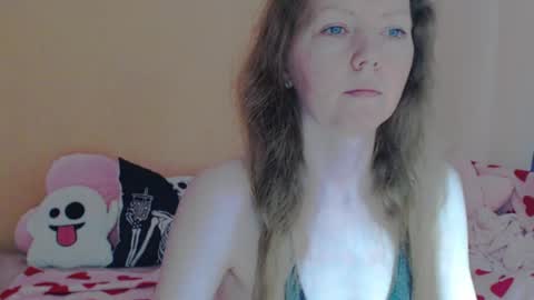 Snapshot of fanatka chatting on April 5, 4:31 am BUNNYGal online show from April 5, 4:31 am