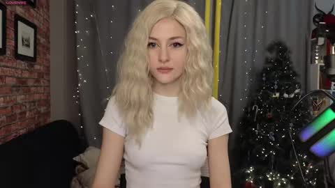 fancymeee online show from December 21, 12:16 pm