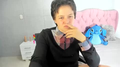 Snapshot of fanny_18 chatting on September 9, 2:44 am FANNY online show from September 9, 2:44 am