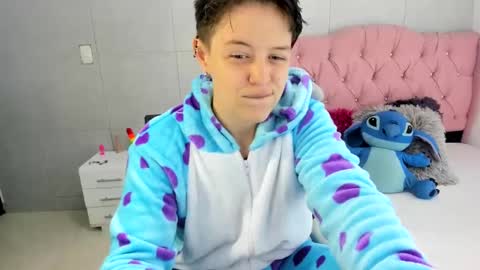 Snapshot of fanny_18 chatting on October 8, 2:53 am FANNY online show from October 8, 2:53 am
