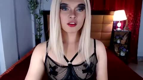 Snapshot of fantasticcock69_daniella chatting on December 14, 12:01 pm DANIELLA - DONT FORGET TO GIVE ME A THUMBSU UP online show from December 14, 12:01 pm